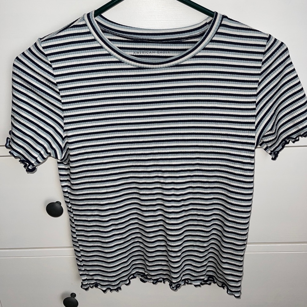 American eagle cropped t-shirt